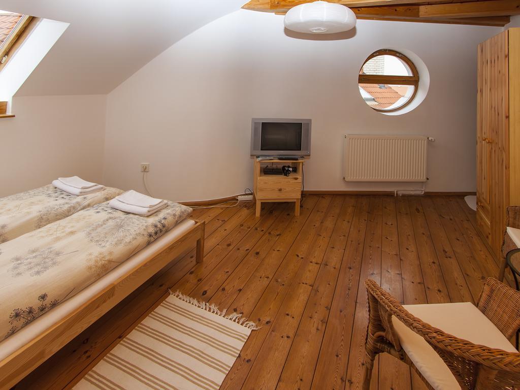Amadeus Vendeghaz Hotel Esztergom Phòng bức ảnh