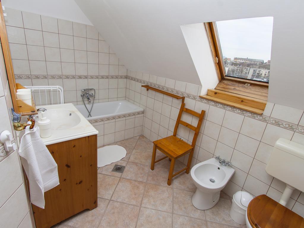 Amadeus Vendeghaz Hotel Esztergom Phòng bức ảnh